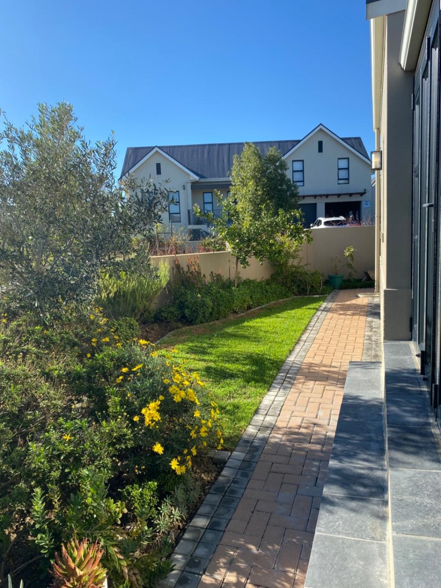 3 Bedroom Property for Sale in Graanendal Western Cape